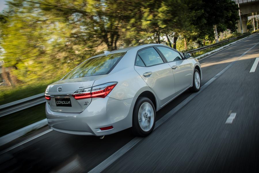  Toyota Corolla XEi 2017 года  (LA) (фото 10 из 23)